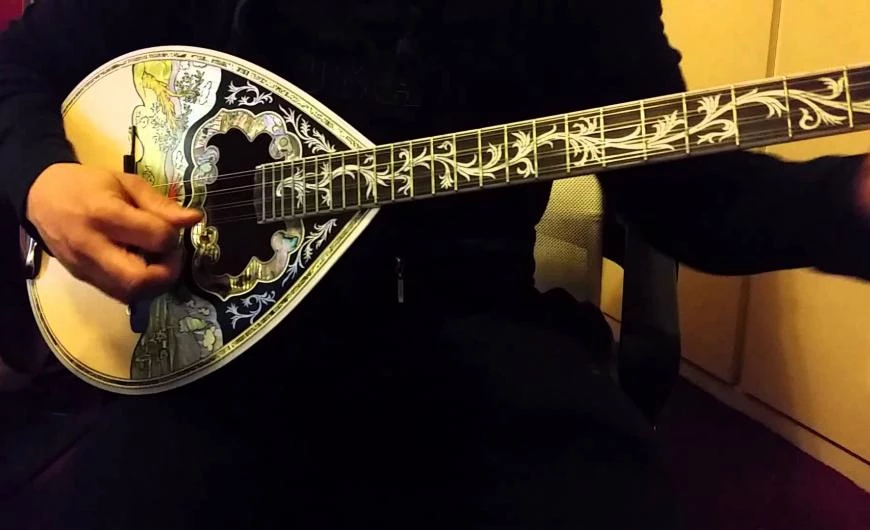 Ο ρεμπέτης που τυφλώθηκε παίζοντας το μπουζούκι του